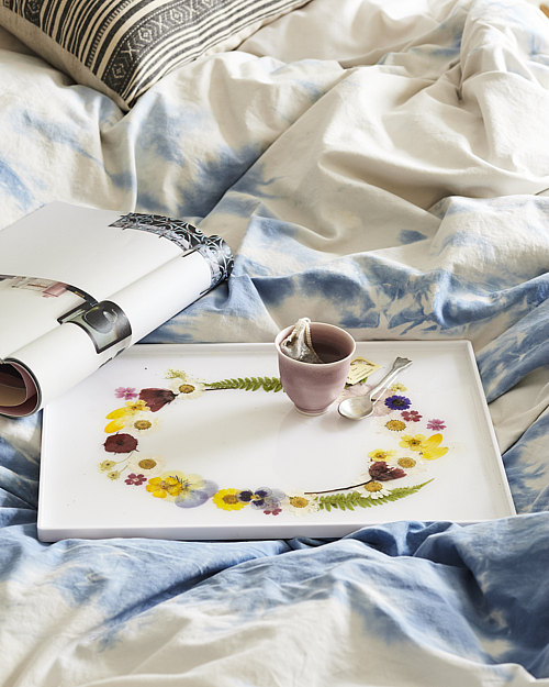 DIY Victorian-Style Pressed Flower Tea Tray